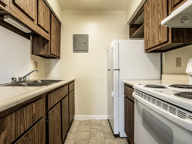 Polo Run Apartments — Photo 26