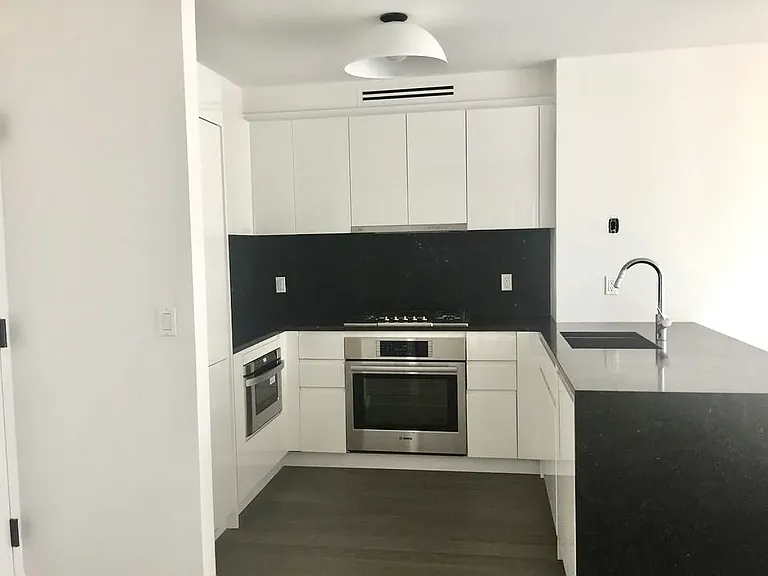 385 1st Ave #15G — Photo 1