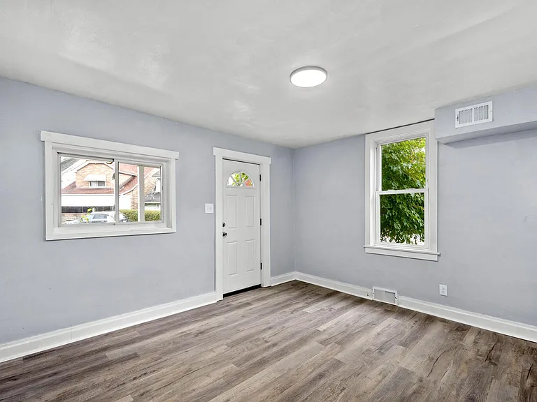 1816 Wesley St — Photo 14