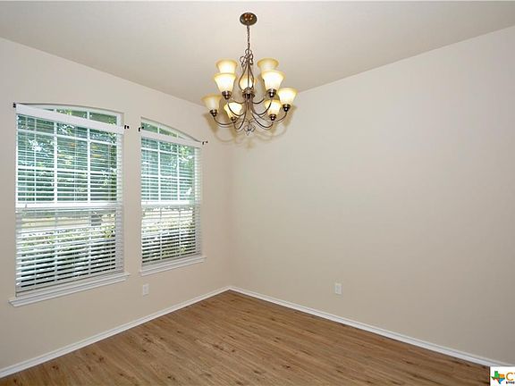 4th image of 2105 Lindsey Dr