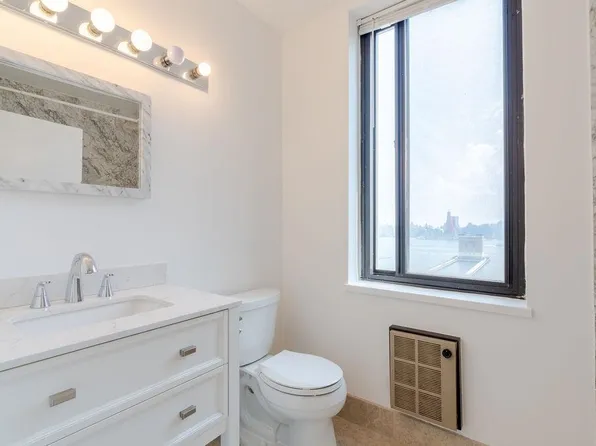 45 River Dr South image 22 of 49