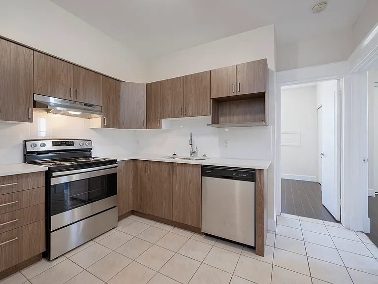 385 Bell St S — Photo 19