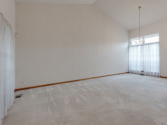 4th image of 961 Tallgrass Dr