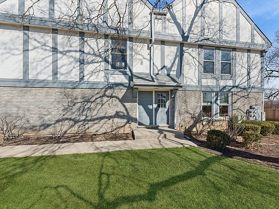 2nd image of 120 W Golf Rd APT A