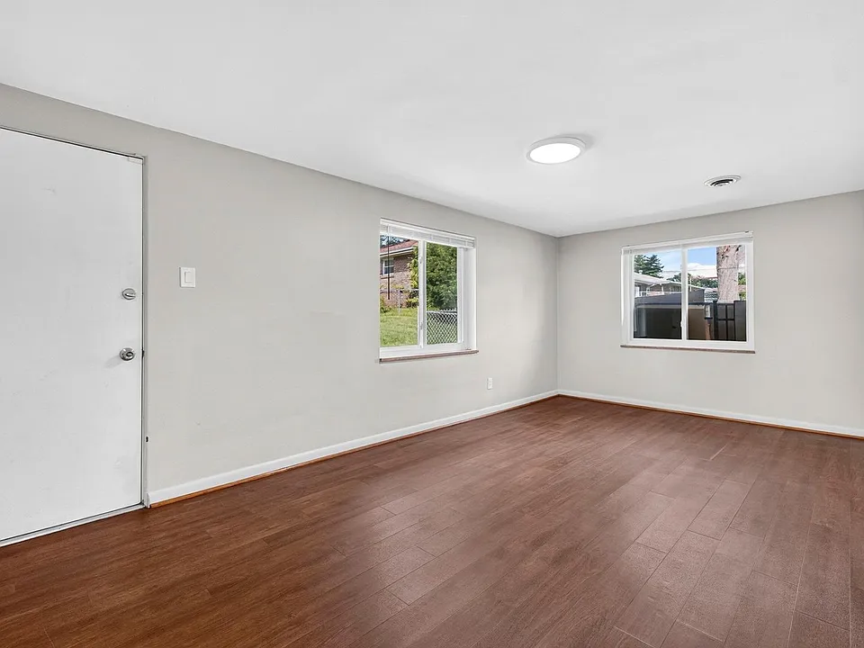 2382 Goodale Ave
