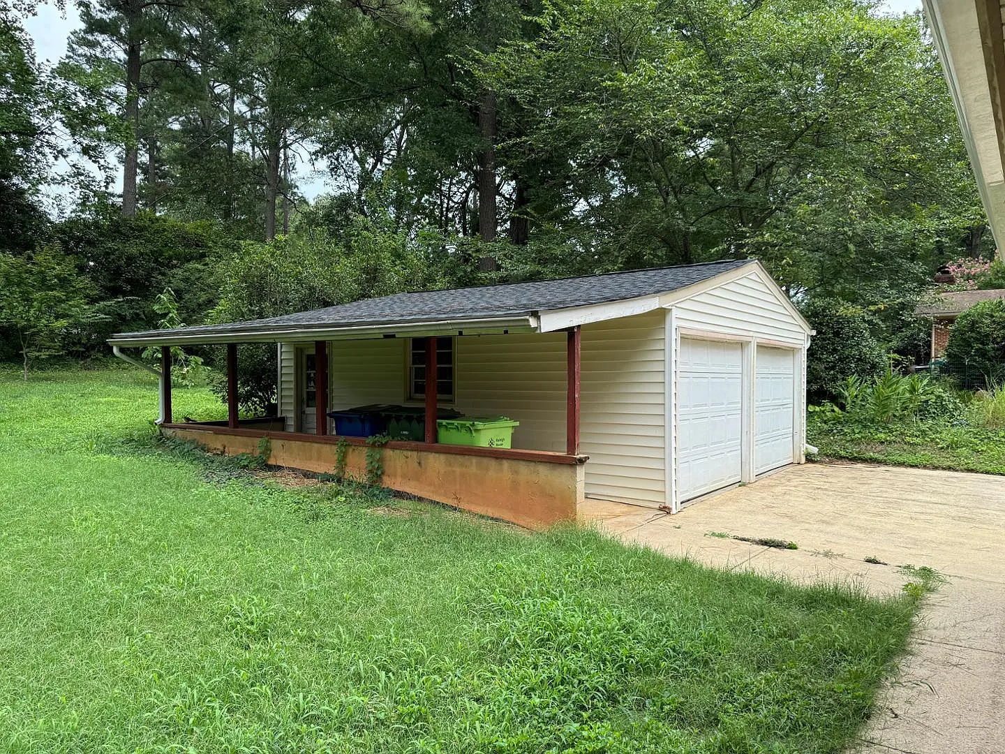 3 bed, 1.5 bath, 1227 sqft, $1,995 — Photo 3