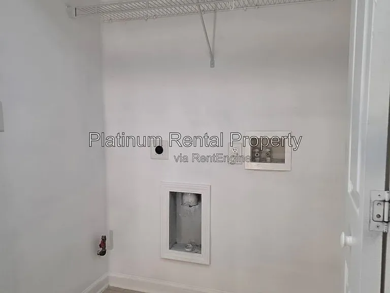 221 Balaban Cir — Photo 83