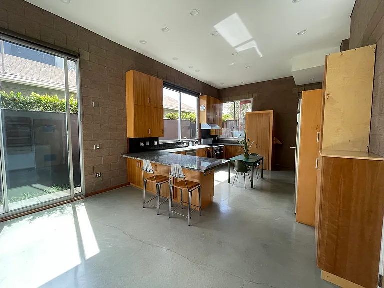 530 Brooks Ave — Photo 11