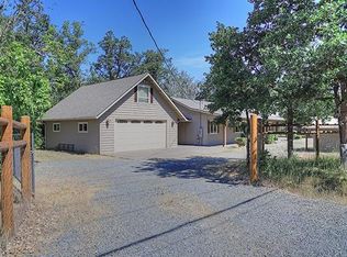 1502 Pleasant Valley Rd, Merlin, OR 97532