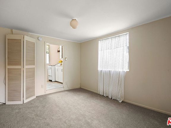 5th image of 435 1/2 Raymond Ave