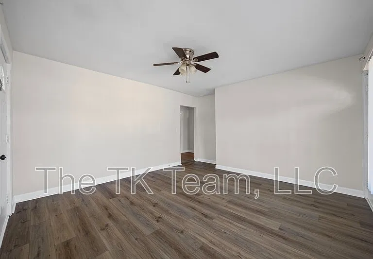 807 N Morris St — Photo 7