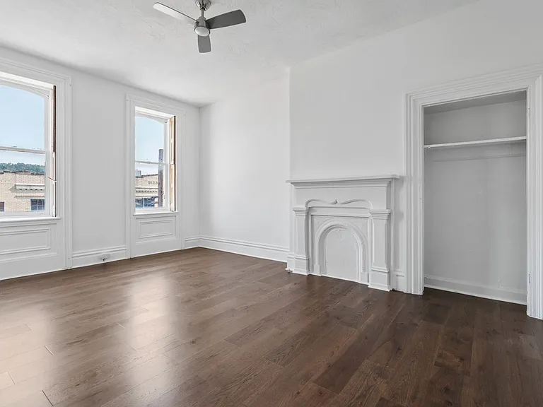 2306 E Carson St — Photo 18