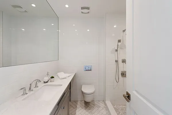 Sold by Nest Seekers International | media 18