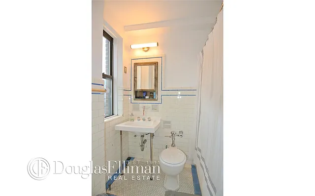 Sold by Douglas Elliman | media 10