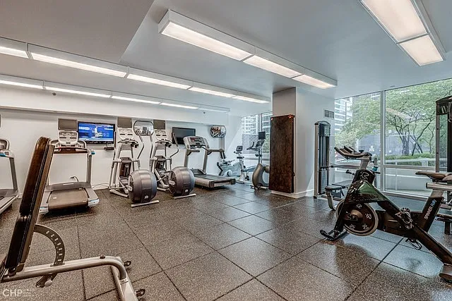2 bed, 1600 sqft, $4,500 — Photo 3