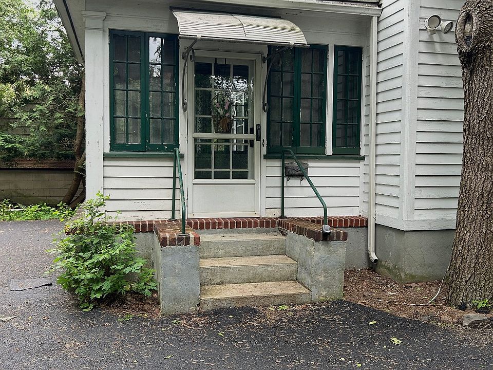 1st image of 25 S Monroe St #2