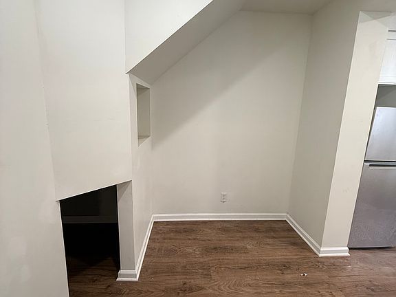 2nd image of 5 Locust St APT 1