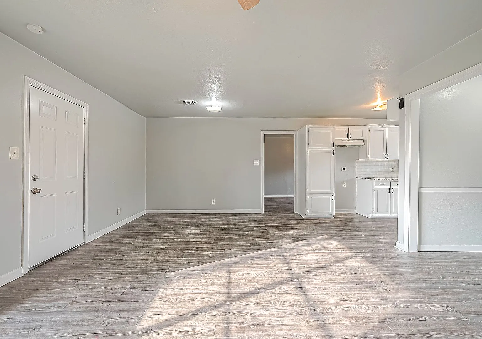 Spacious 4-Bedroom Retreat Near Downtown Houston & Major Highways — Photo 4