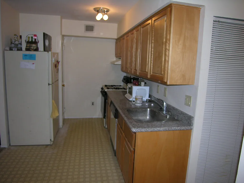 2 bed, 800 sqft, $1,675 — Photo 3