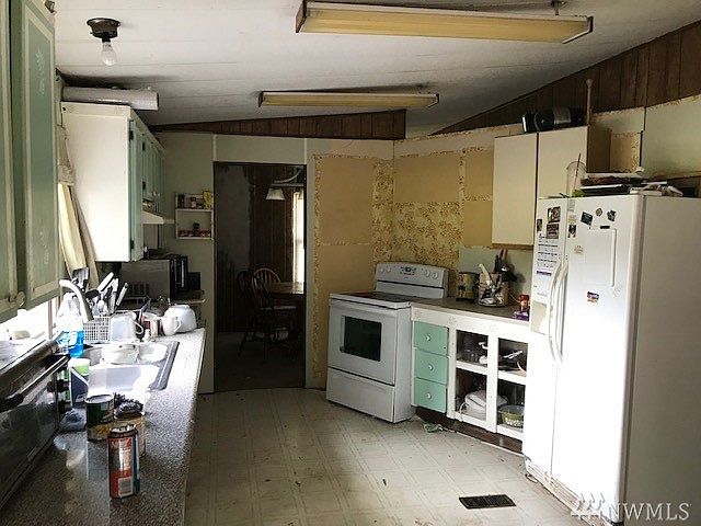 2nd image of 206 Marcus St