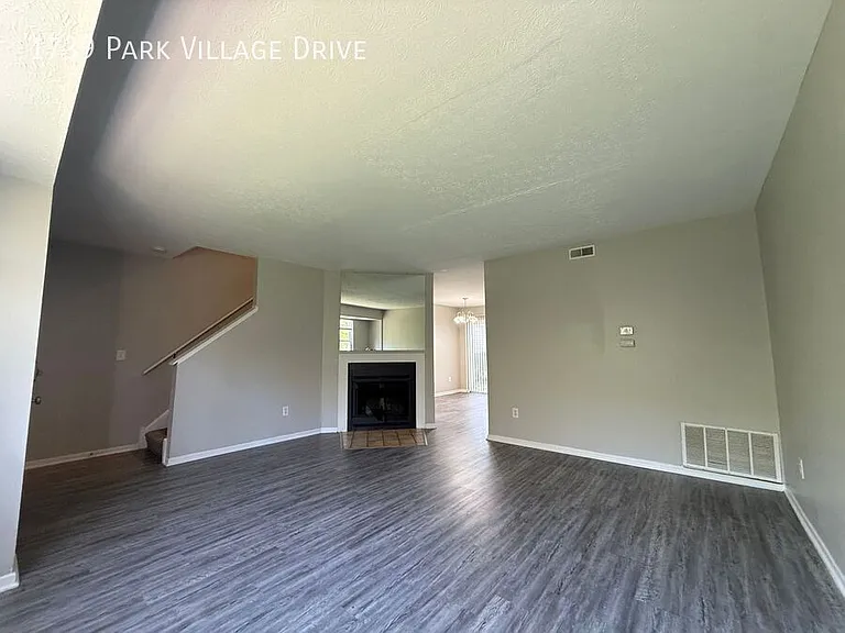 1739 Park Village Dr — Photo 3