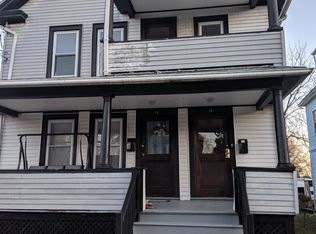16 Pleasant St, New London, CT 06340