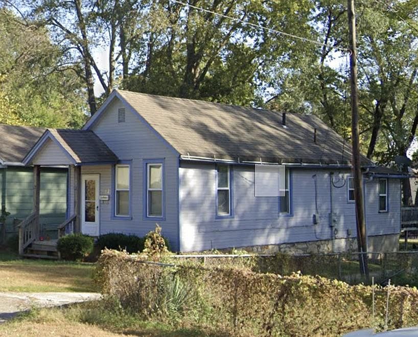1st image of 831 Kiowa St