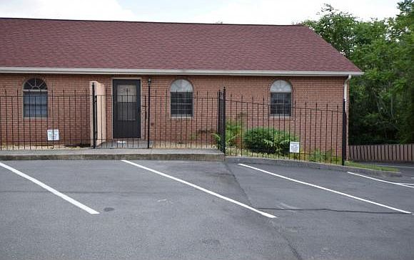 1st image of 706 Phoenix Ct #0
