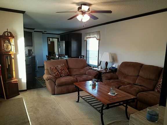 3rd image of 35 Castle Dr