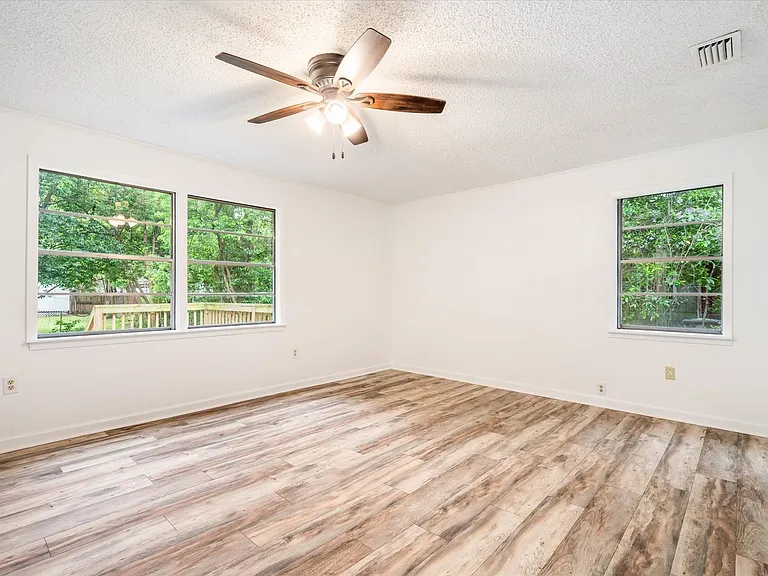 2507 Taylor Ave — Photo 15