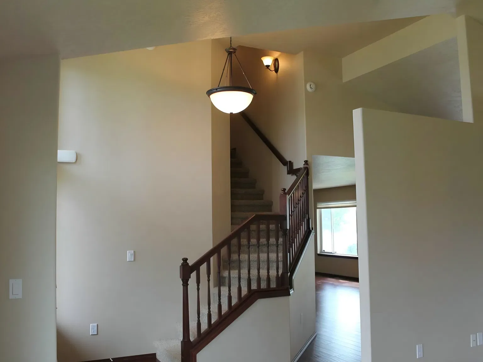 4 bed, 2.5 bath, 2014 sqft, $2,795 — Photo 4