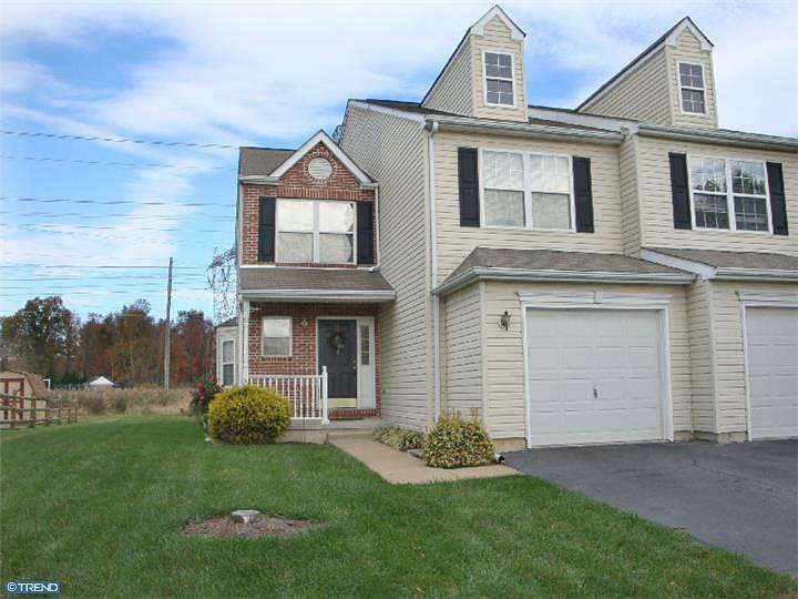 1st image of 225 N Barrington Ct