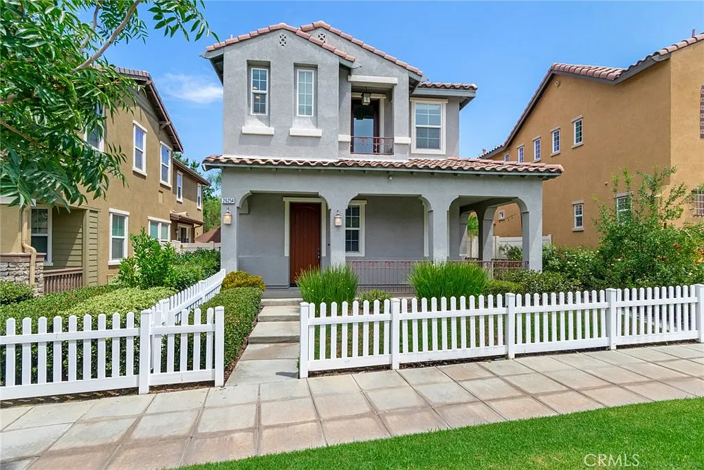 4 bed, 2.5 bath, 1884 sqft, $3,400 — Photo 1