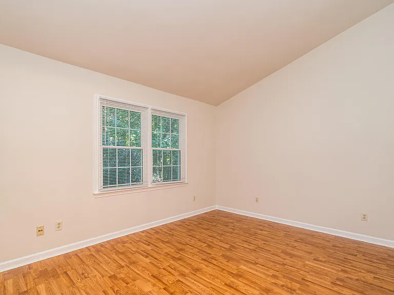 330 Silverberry Ct — Photo 13