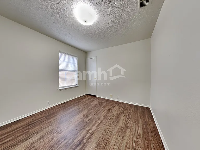 8520 Auburn Dr — Photo 14