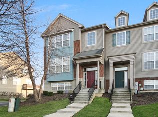 157 Station Park Cir, Grayslake, IL 60030