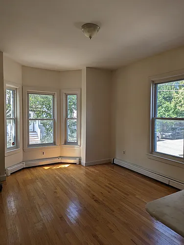 19 Houghton St #1 Photo 1