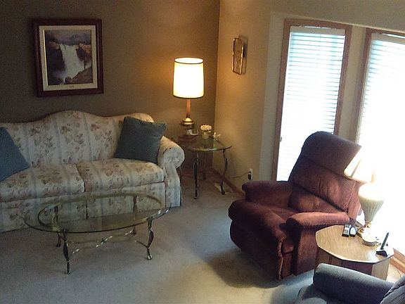 4th image of 8318 N Parkway Dr