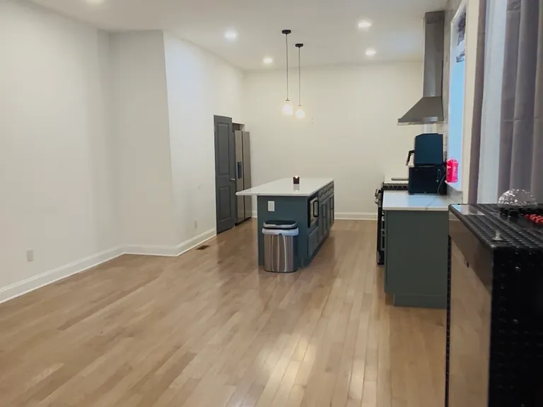 2301 W Cumberland St — Photo 5