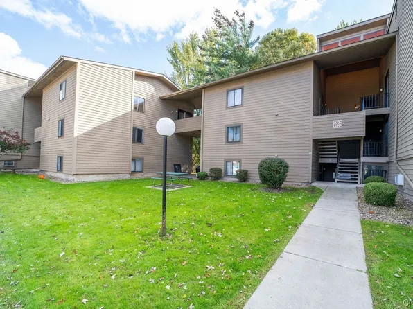 276 Watertree Dr, East Syracuse, NY 13057