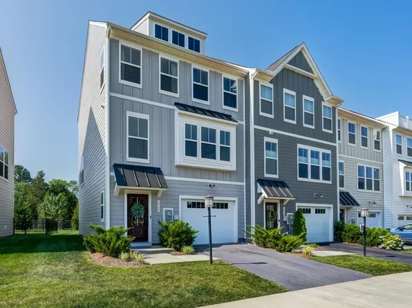 5937 McComb St, Crozet, VA 22932