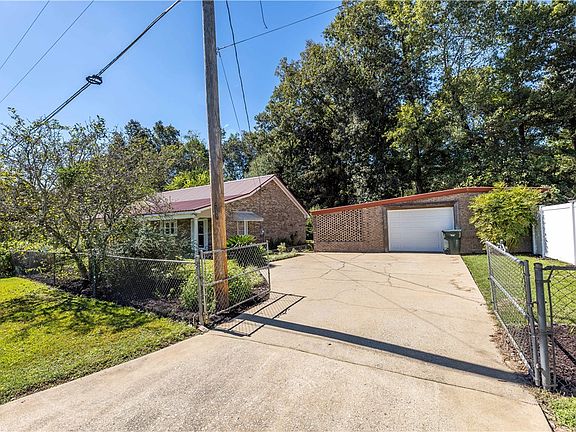 3rd image of 10 Gabriel Rd
