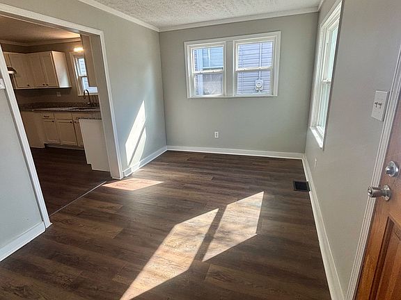 2nd image of 3707 Powell Ave