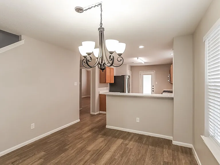 10518 Southway Bend Ln — Photo 6