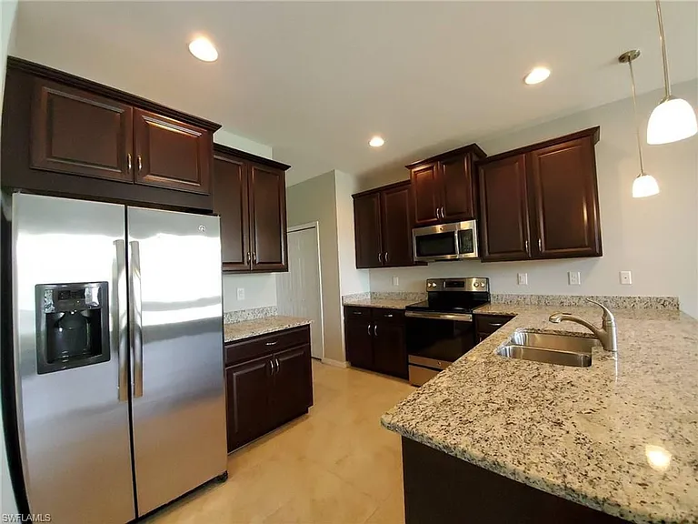 3878 Burrfield St — Photo 14