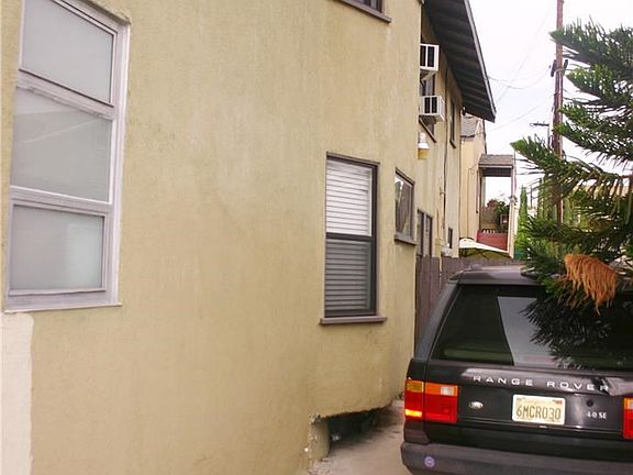 3rd image of 4415 Santa Monica Blvd