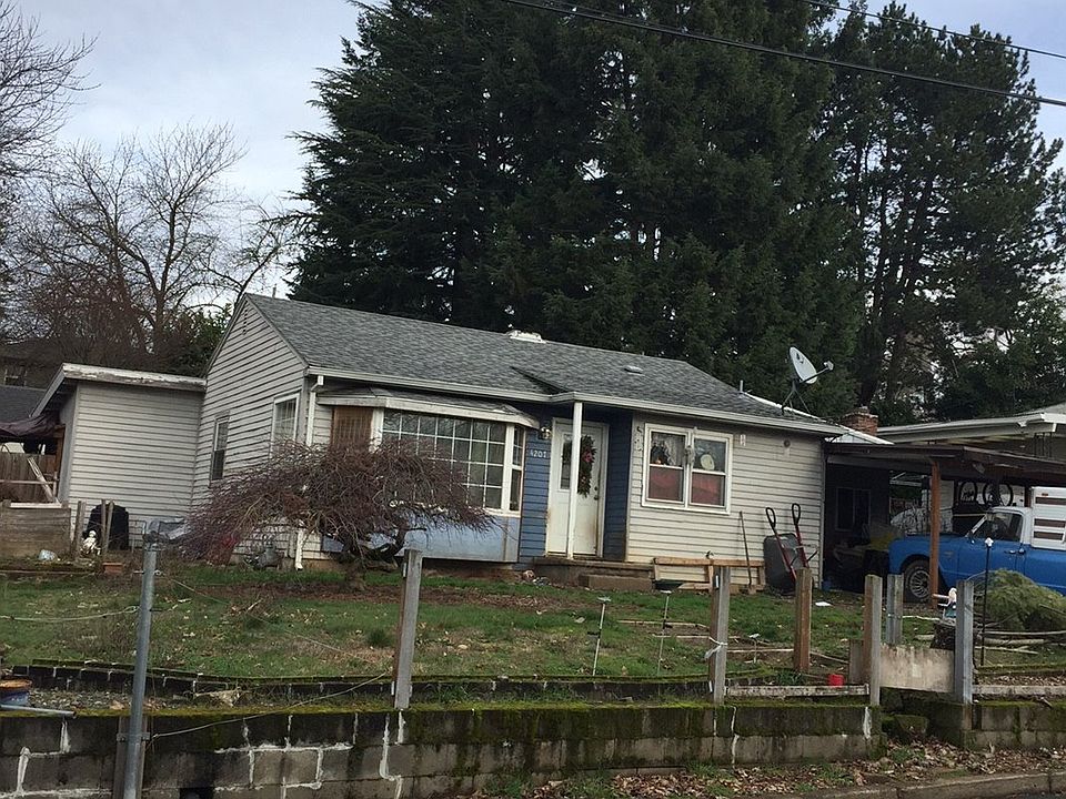 1st image of 4207 SE Franklin St