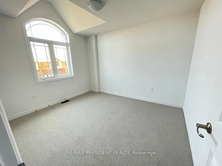 35 Whitton Dr — Photo 21