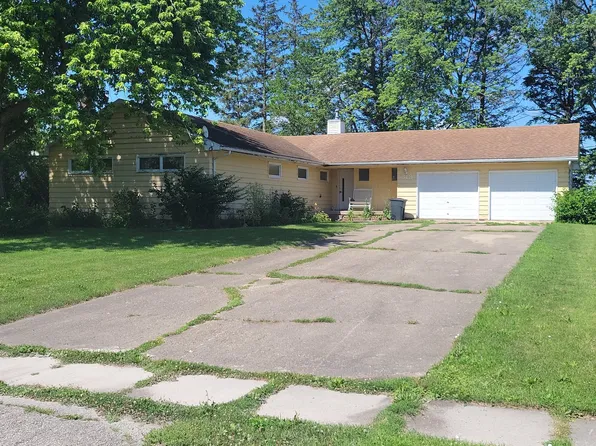 319 S Main St, Dana, IL 61321