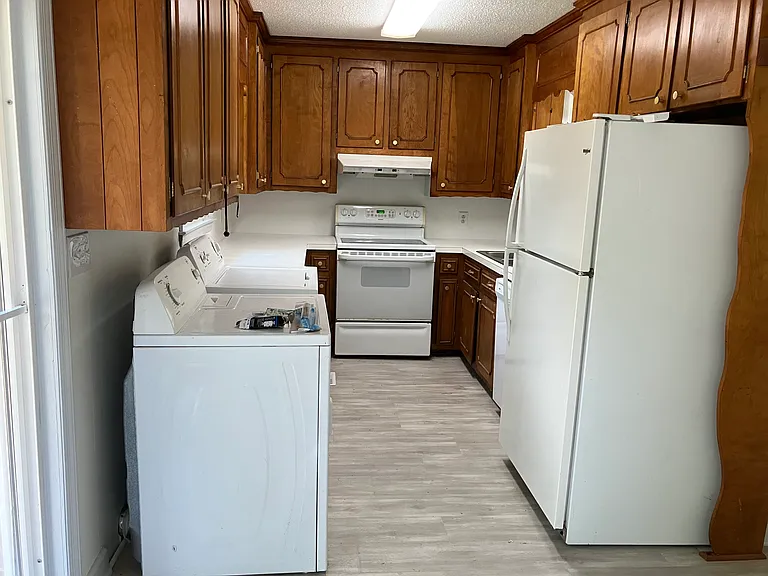 3608 Red Bud St — Photo 3